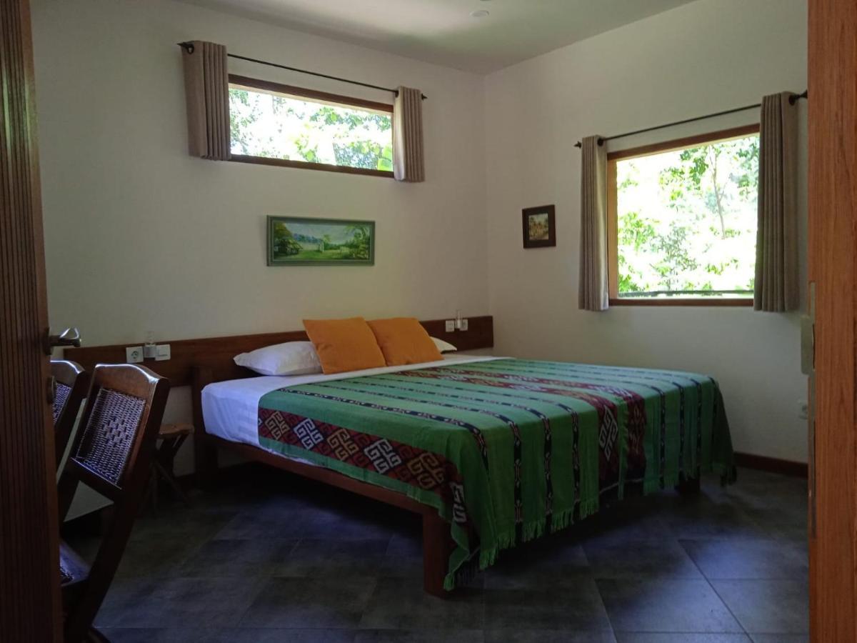 The Country House Senggigi Exterior photo