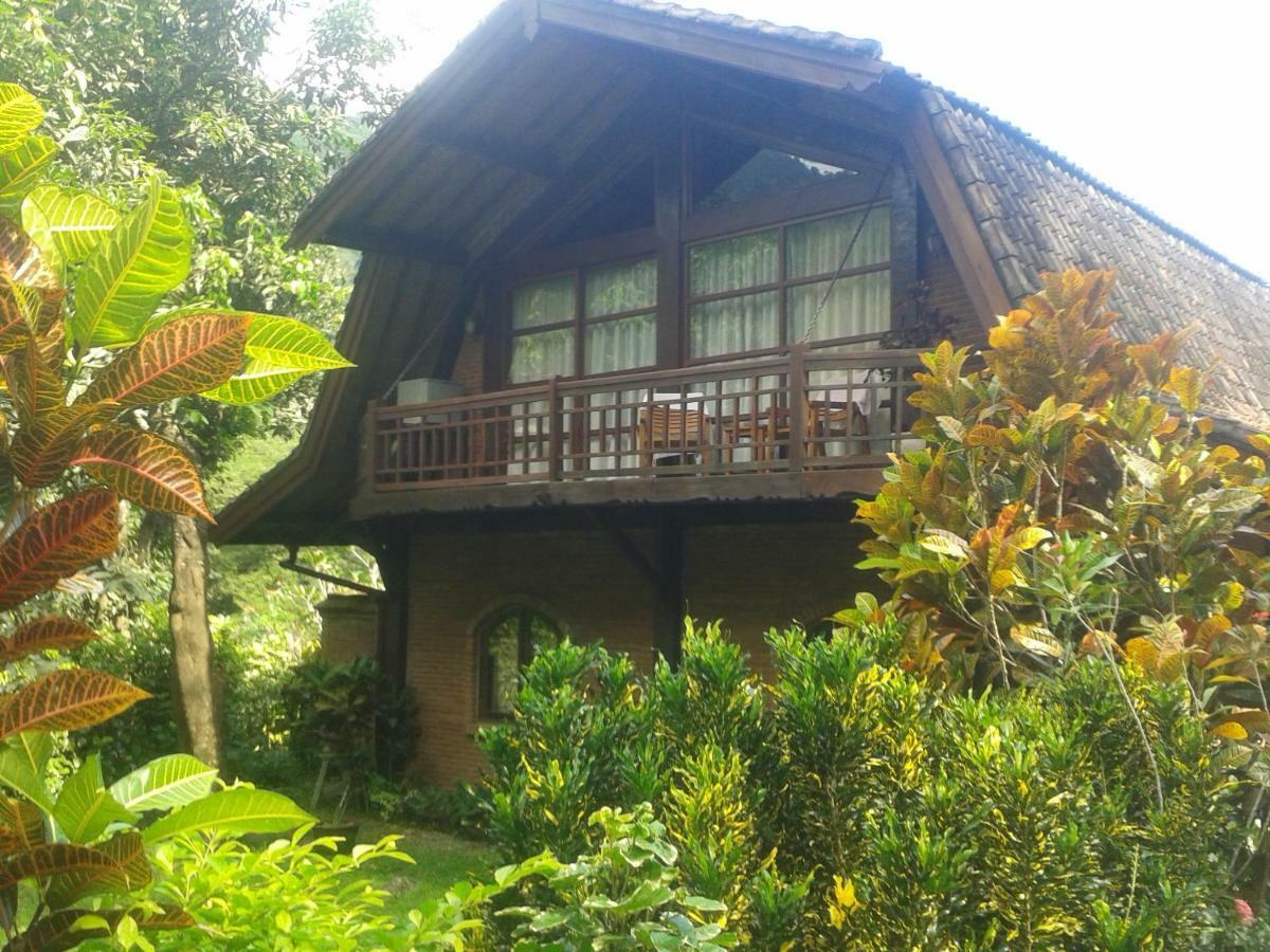 The Country House Senggigi Exterior photo